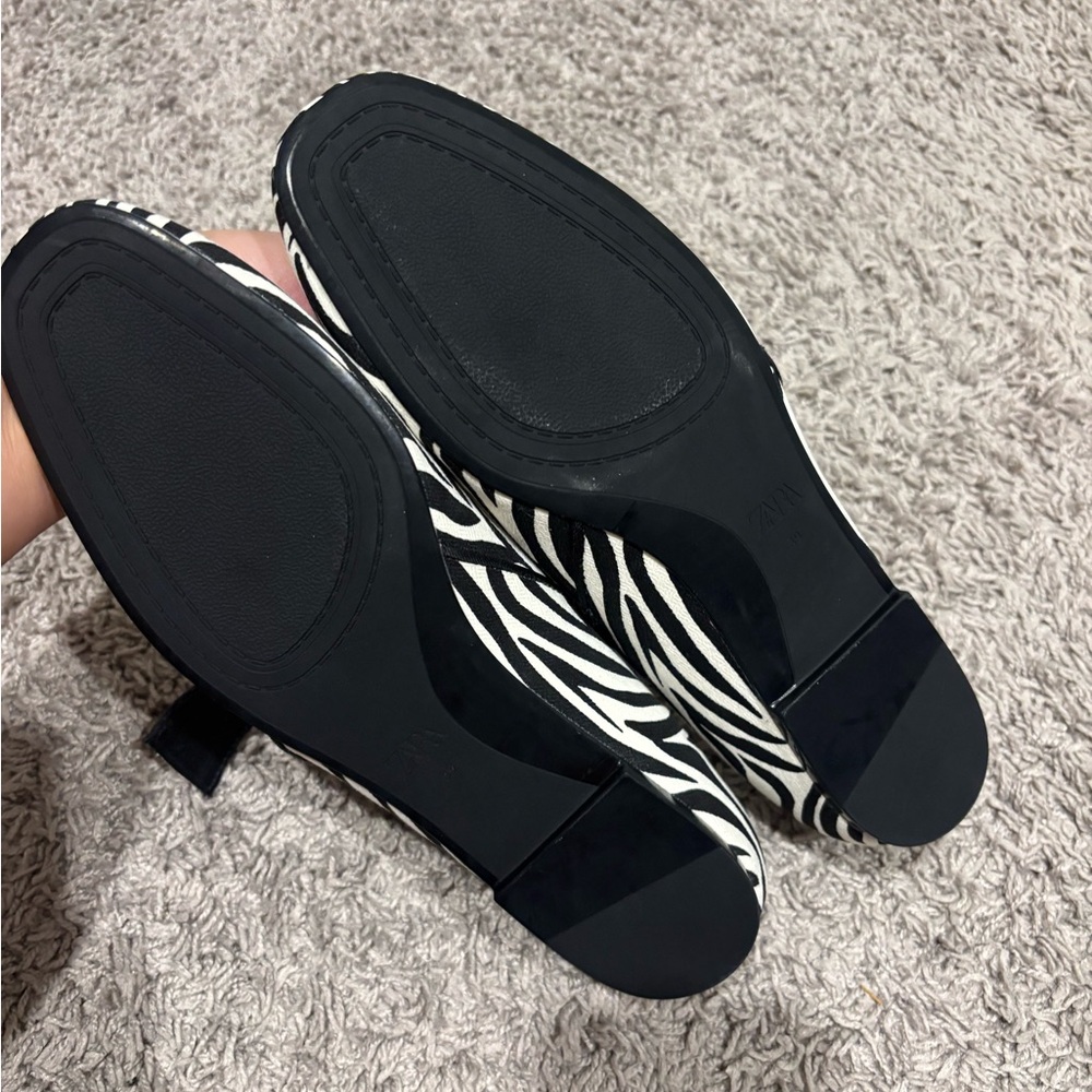 Zara Zebra-Pattern Mary Jane Flats in Black and White - Picture 3 of 4